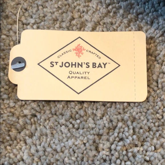 NWT Women’s St. John’s Bay Sweater. - Picture 7 of 7